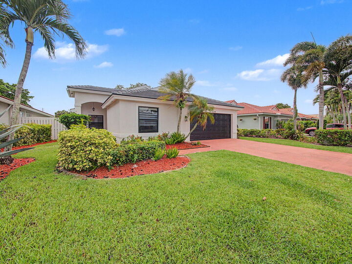 Property Photo: 6244 Grand Cypress Circle FL 33463