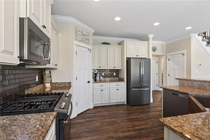 Property Photo: 2333 Land Of Promise Rd VA 23322