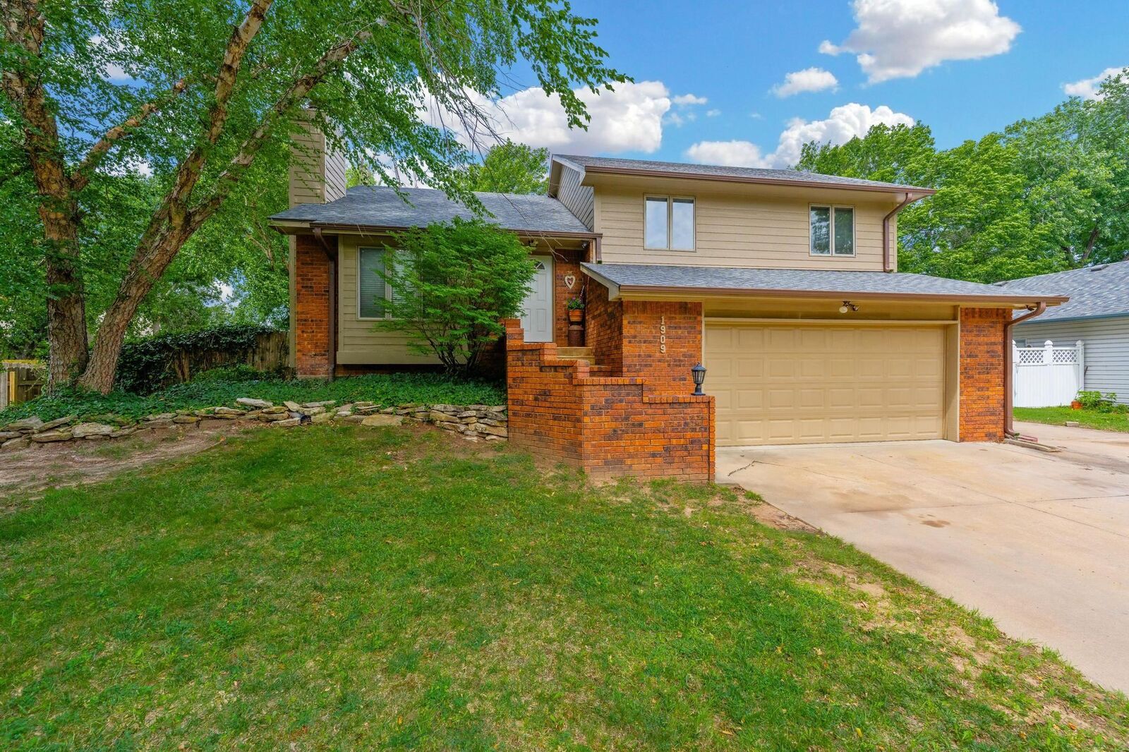 Property Photo:  1909 N Smarsh Ln  KS 67212-1473 