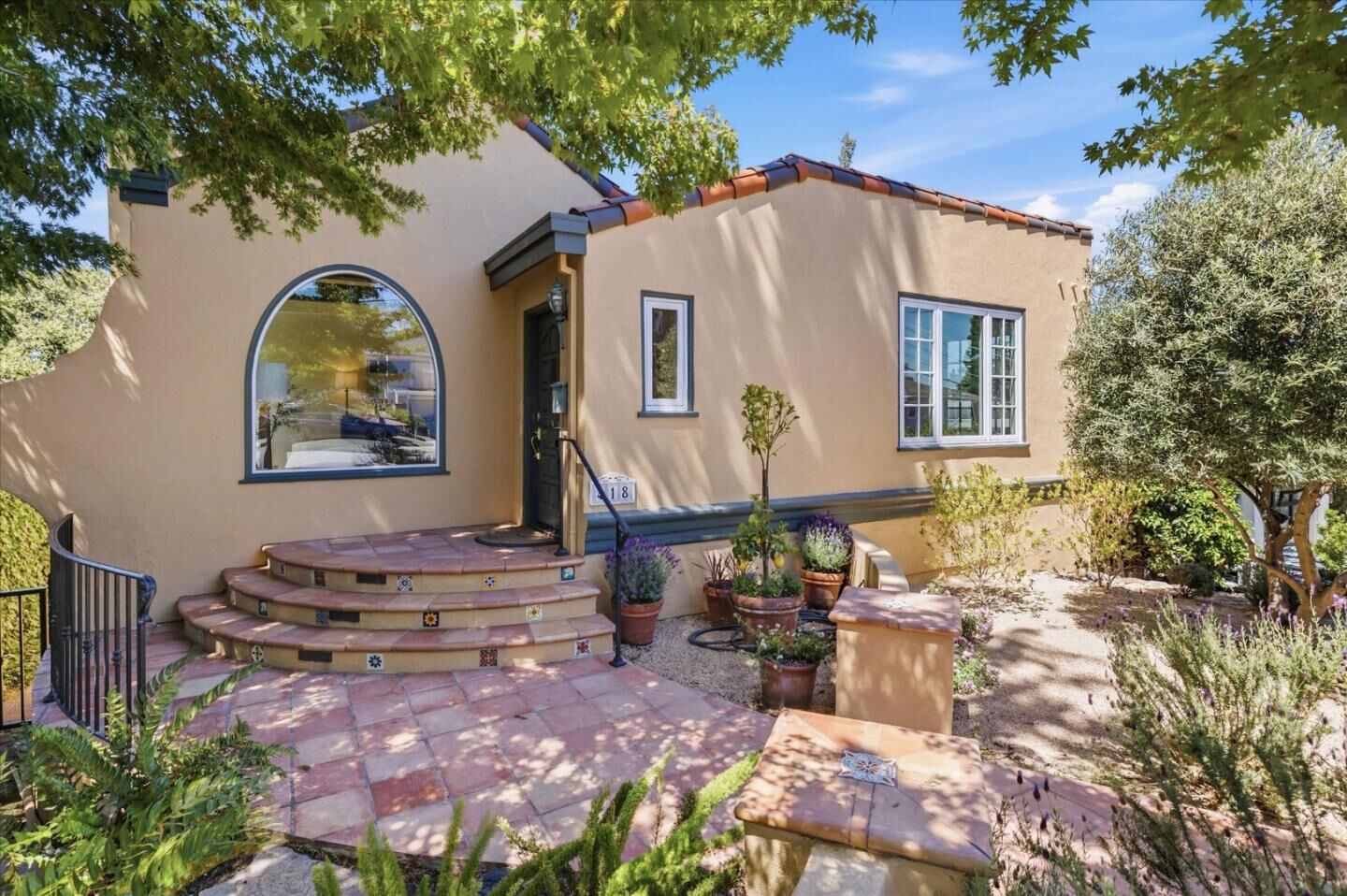 Property Photo:  418 Ridge Road  CA 94070 