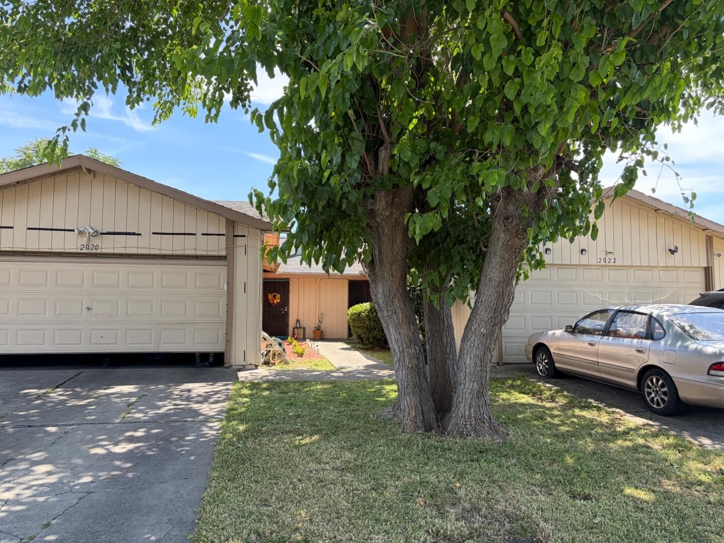 Property Photo: 2020 Comstock Drive CA 95209