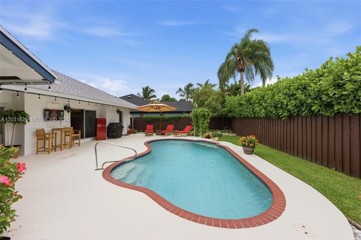 Property Photo: 943 SW 149th Way FL 33326