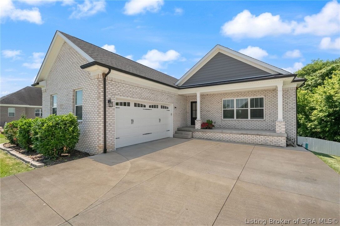 Property Photo:  8002 Shady View Drive  IN 47111 