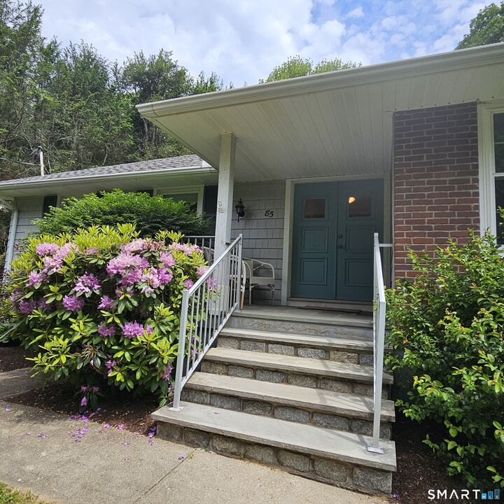 Property Photo:  85 Canterbury Lane  CT 06611 