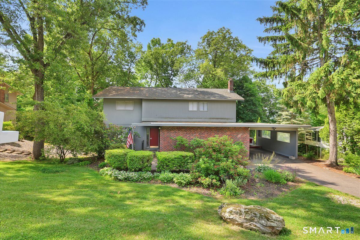 Property Photo: 114 Richmond Drive CT 06042