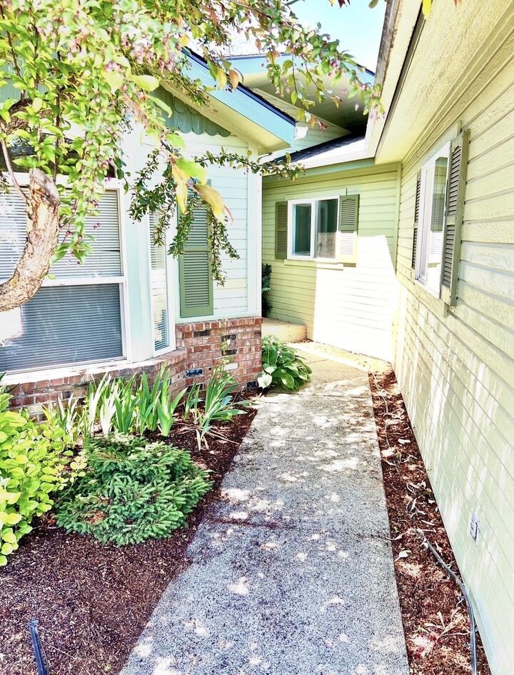 Property Photo: 4446 S Sunny Creek Cir WA 99224