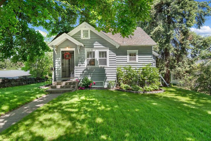 Property Photo:  3215 E 17th Ave  WA 99223 
