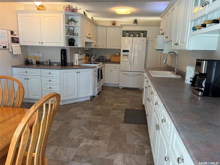 Property Photo: 310 34th Street W SK S6V 8B8