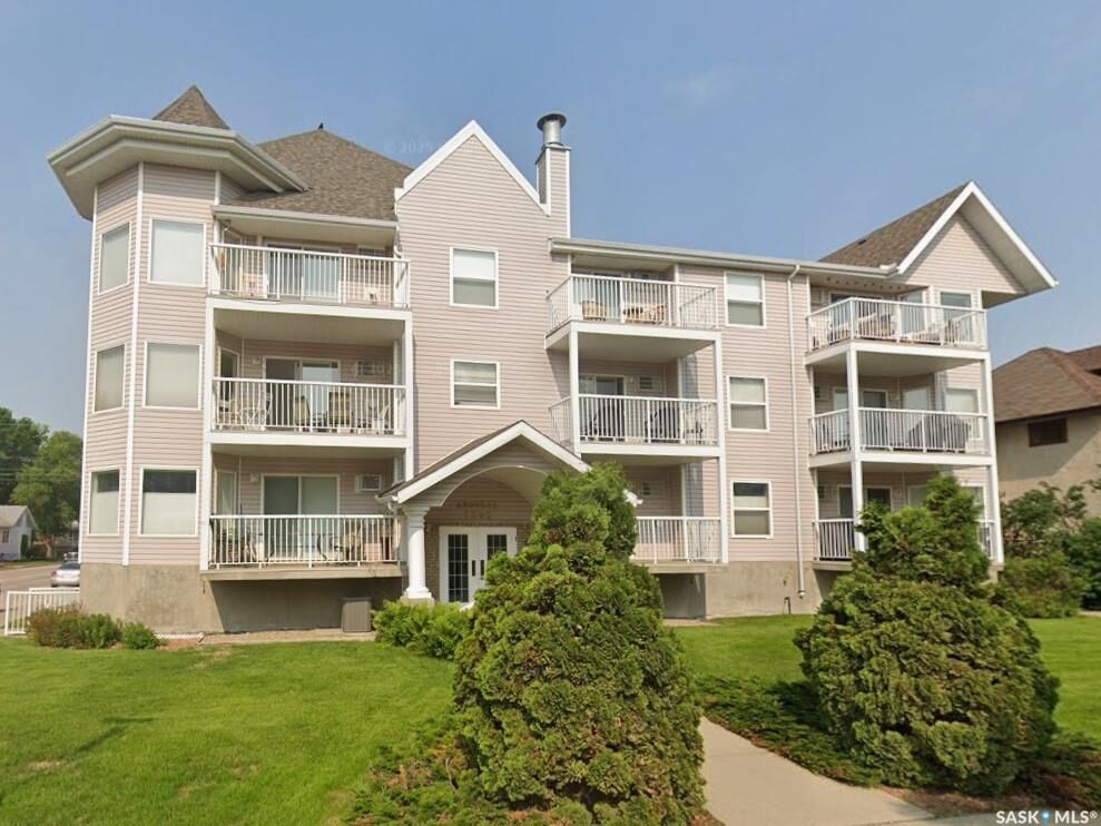 Property Photo: 1202 1st Avenue NW 102 SK S6H 3N6
