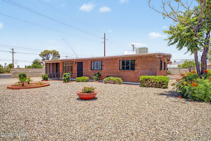 Property Photo: 6301 E Calle Cappela AZ 85710
