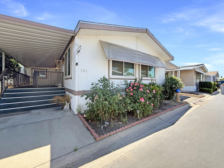 Property Photo: 2706 W Ashlan Avenue 286 CA 93705
