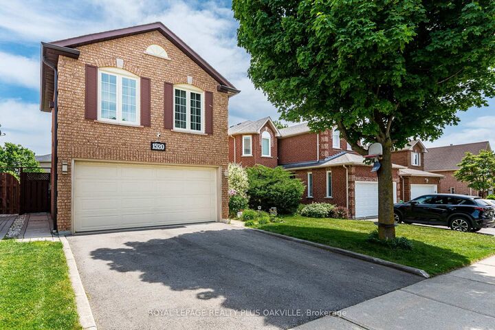 Property Photo: 1520 Roseway Drive ON L5M 5M5