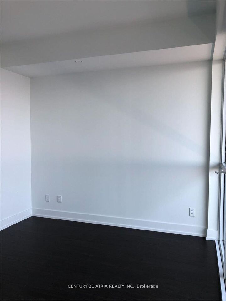 Photo de la propriété:  7 Grenville Street 5010  ON M5Y 0E9 