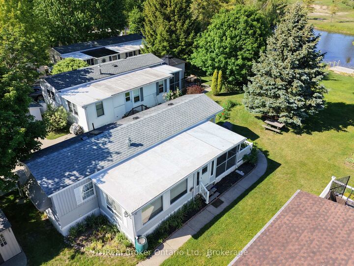 Property Photo: 13 Southline Avenue M39 ON N2Z 2X5