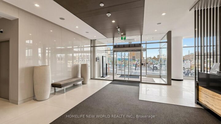 Property Photo:  7 Golden Lion Heights N837  ON M2M 0C1 