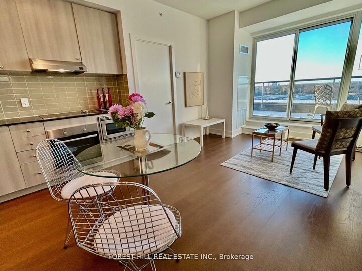 Property Photo: 7 Kenaston Garden 716 ON M2K 1G7