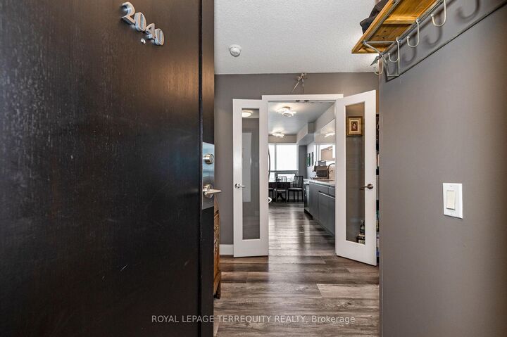 Property Photo:  35 Viking Lane 2040  ON M9B 0A2 