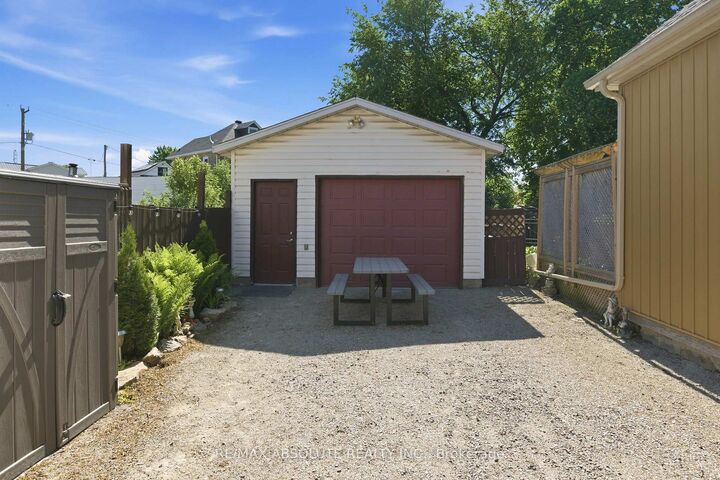 Property Photo: 19 Leeds Street ON K7A 2M6