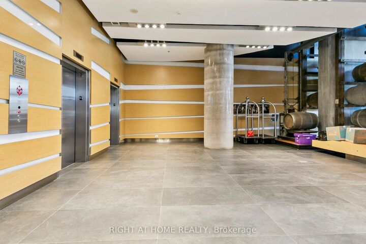Property Photo: 390 Cherry Street 3207 ON M5A 0E2