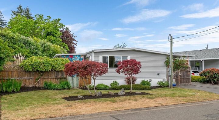 Property Photo:  129 Meridian Way #1  BC V9P 1L3 