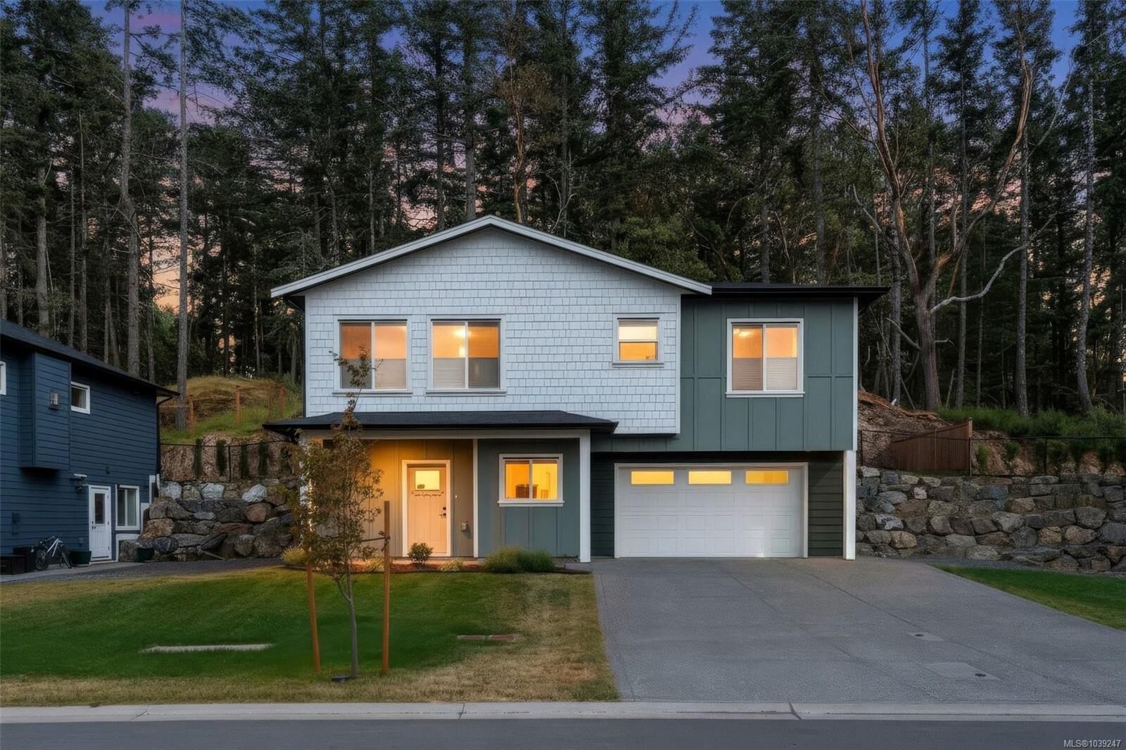 Property Photo:  841 Tomack Loop  BC V9C 3X3 