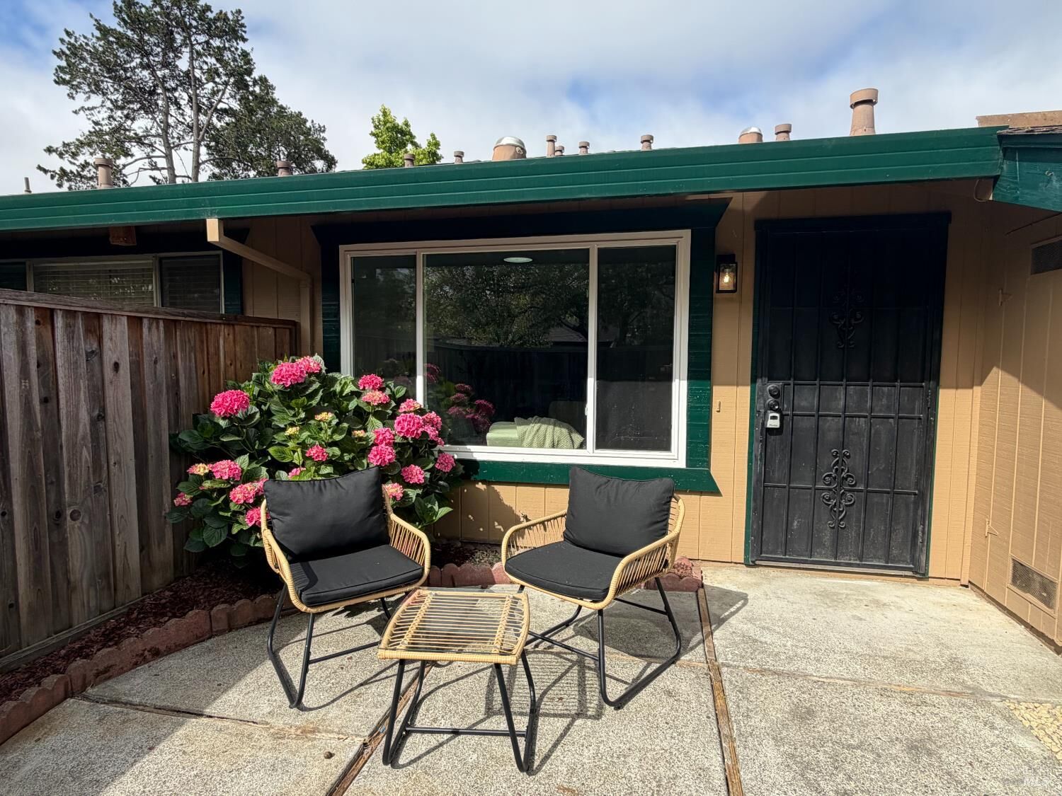 Property Photo:  293 Lincoln Avenue  CA 94931 