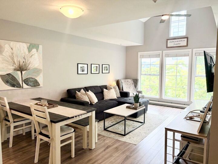 Property Photo:  888 Gauthier Avenue 402  BC V3K 6Y1 