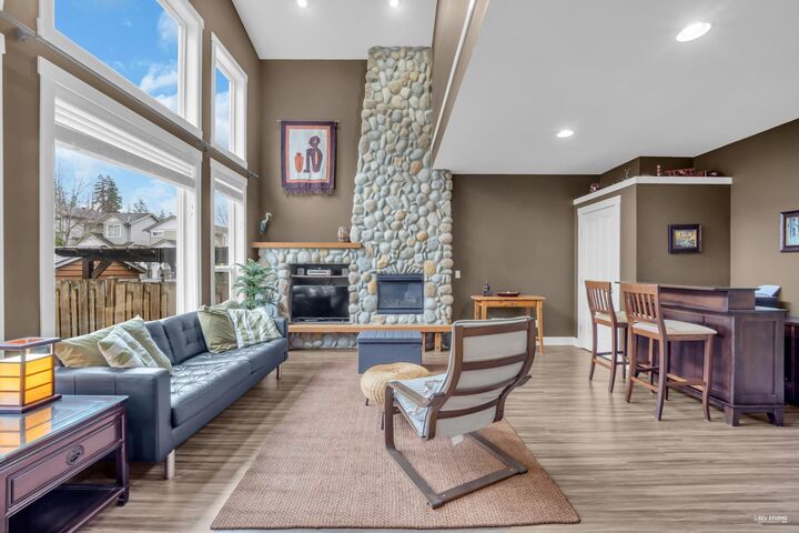 Property Photo: 10328 243A Street BC V2W 2C7