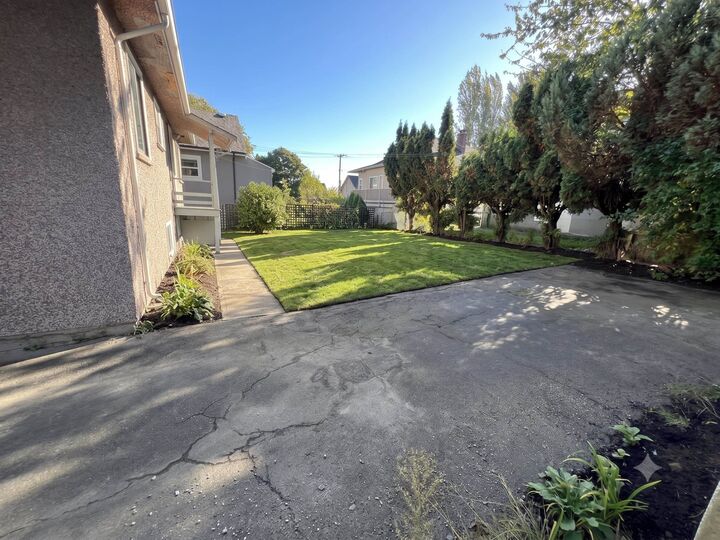Property Photo: 360 E 24th Avenue BC V5V 1Z9