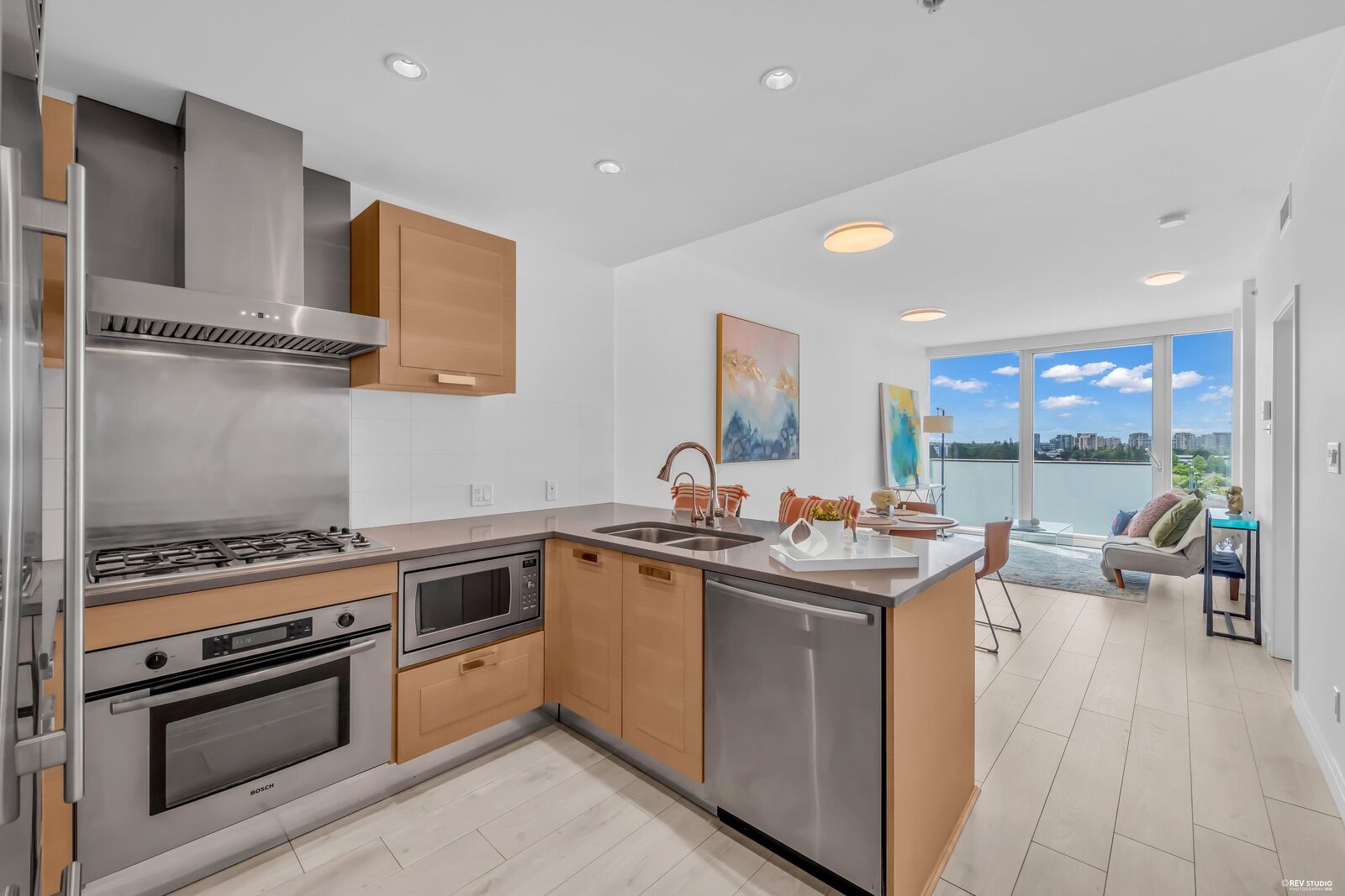 Property Photo:  8080 Cambie Road 819  BC V6X 0C1 