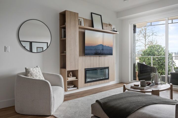 Property Photo: 33160 Plaxton Crescent 308 BC V2S 0N6