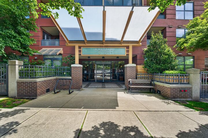 Property Photo:  5288 Melbourne Street 208  BC V5R 6E6 