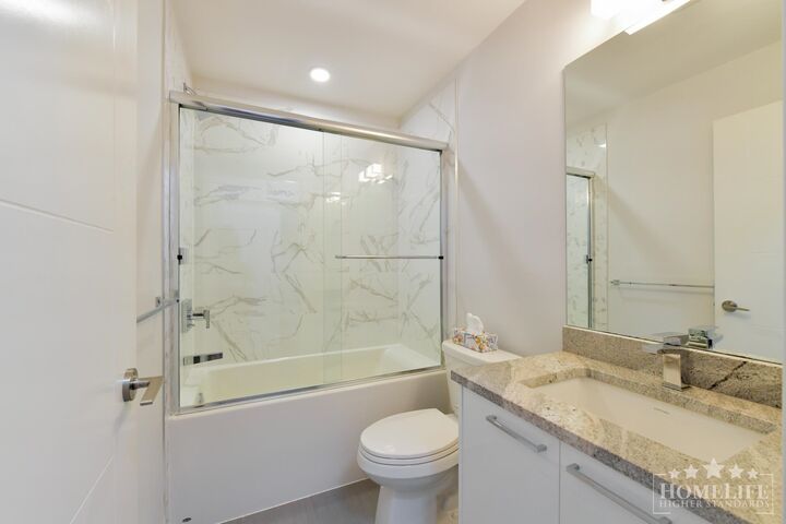 Property Photo:  20696 Eastleigh Crescent 318  BC V3A 0M3 