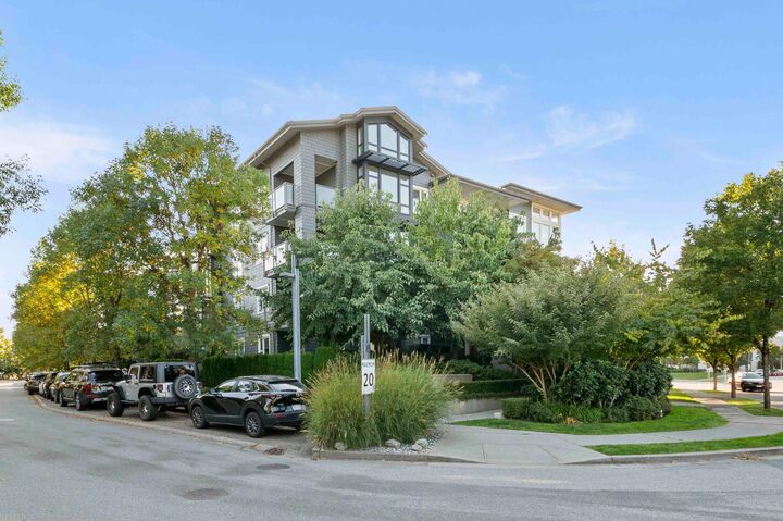 Property Photo:  550 Seaborne Place 407  BC V3B 0L3 