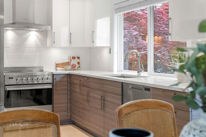 Property Photo: 6235 Ashworth Avenue BC V5E 3T8