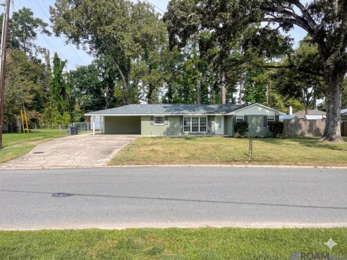 Property Photo: 17467 Abundance Dr LA 70739
