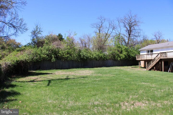 Property Photo: 7601 Rudyard Street VA 22043