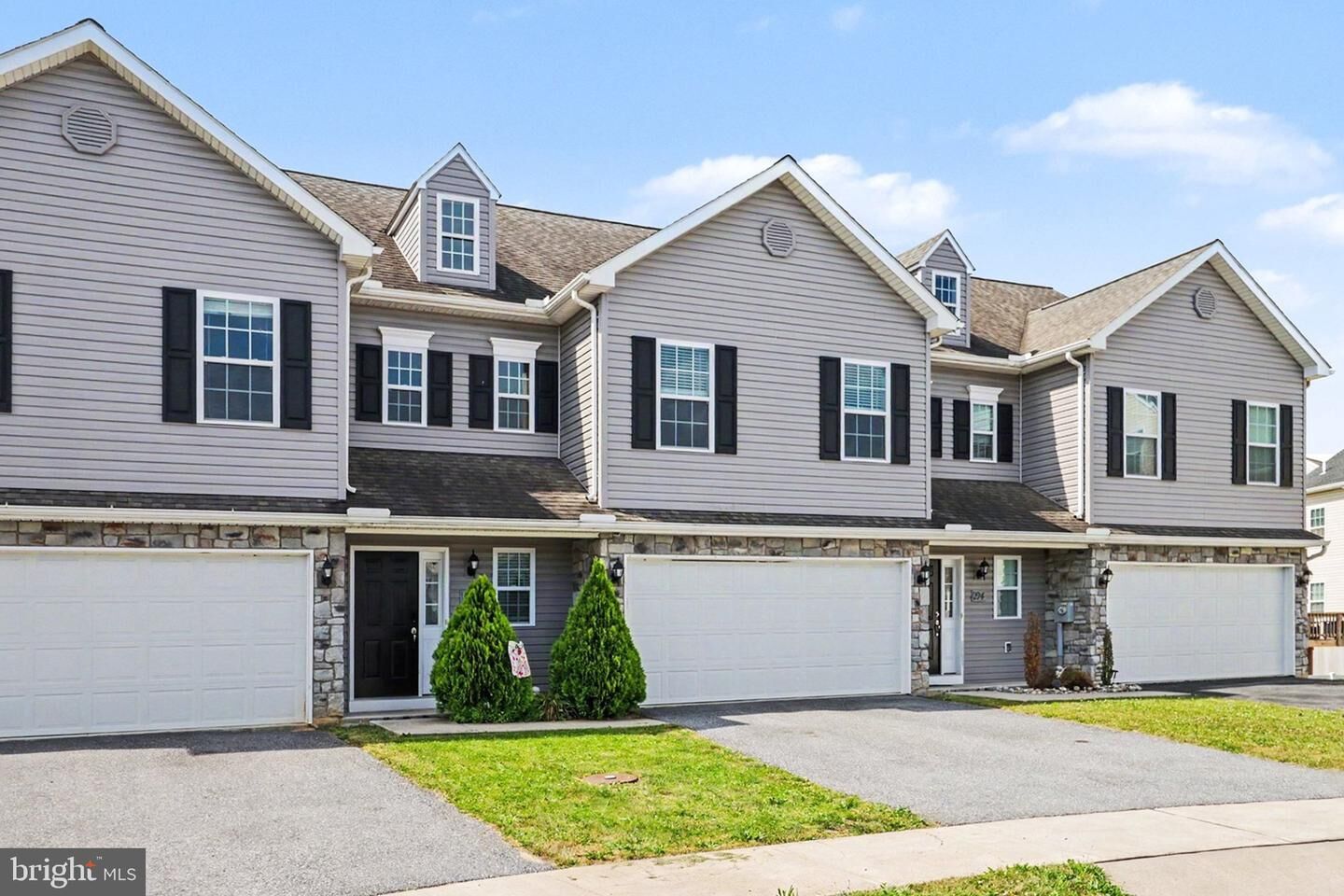 Property Photo:  186 Braeburn Way  PA 17078 