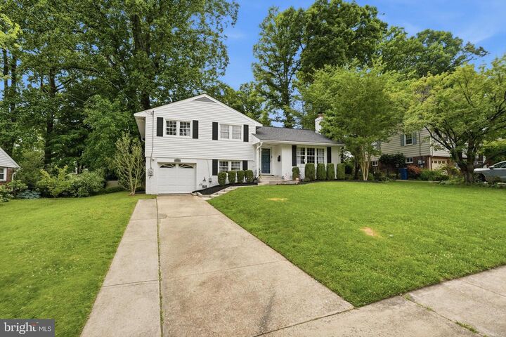 Property Photo: 5209 Milland Street VA 22151