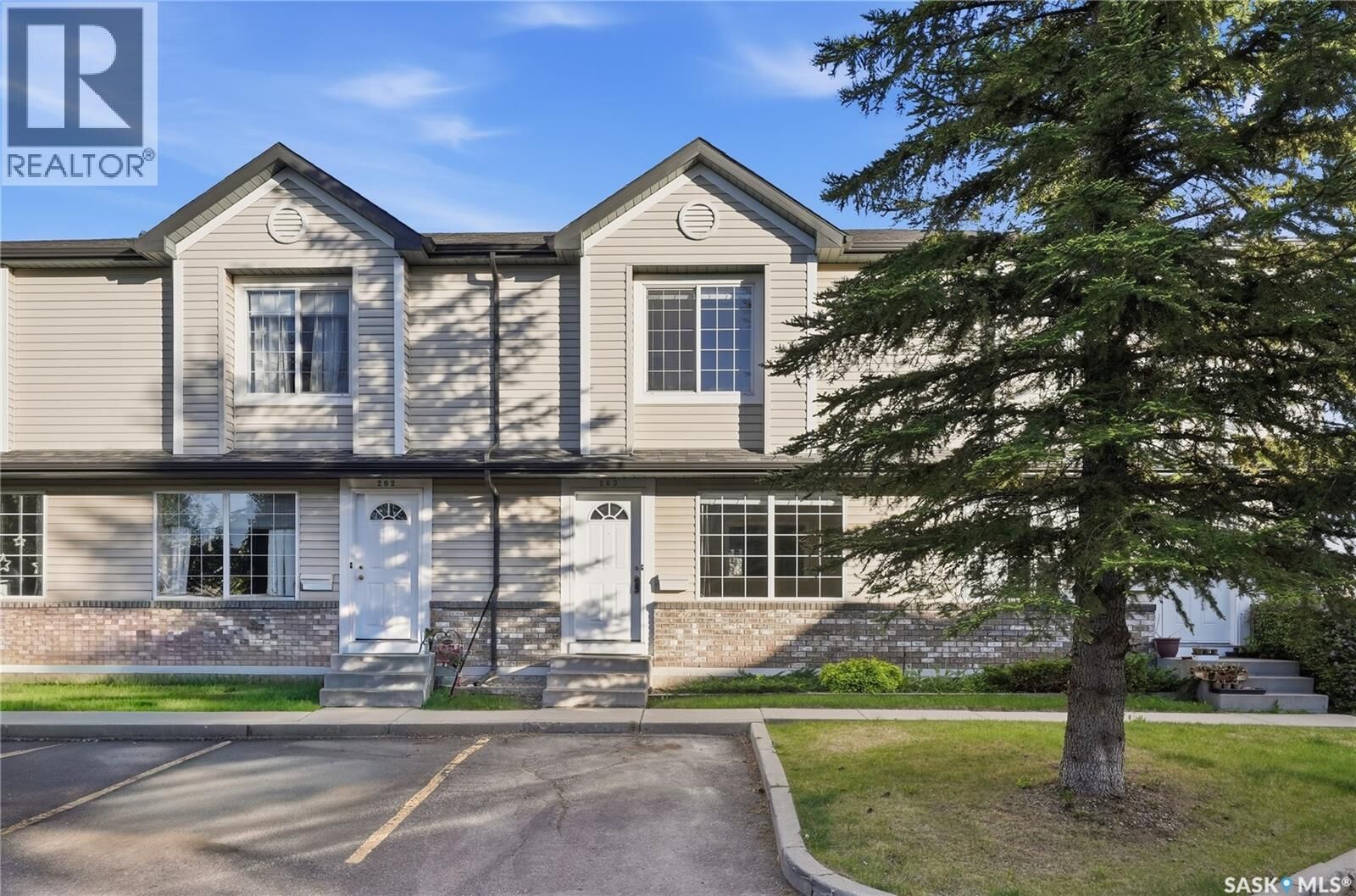 Property Photo: 203 670 Kenderdine Road SK S7N 4W2