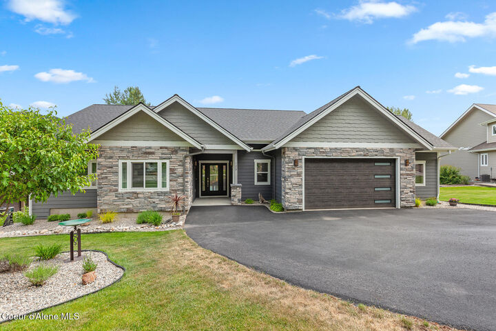 Property Photo:  125 Golfview Ln  ID 83864 