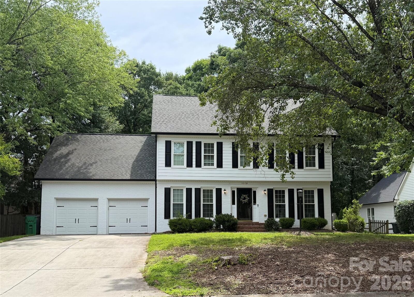 Property Photo: 10129 Hanover Glen Road NC 28210