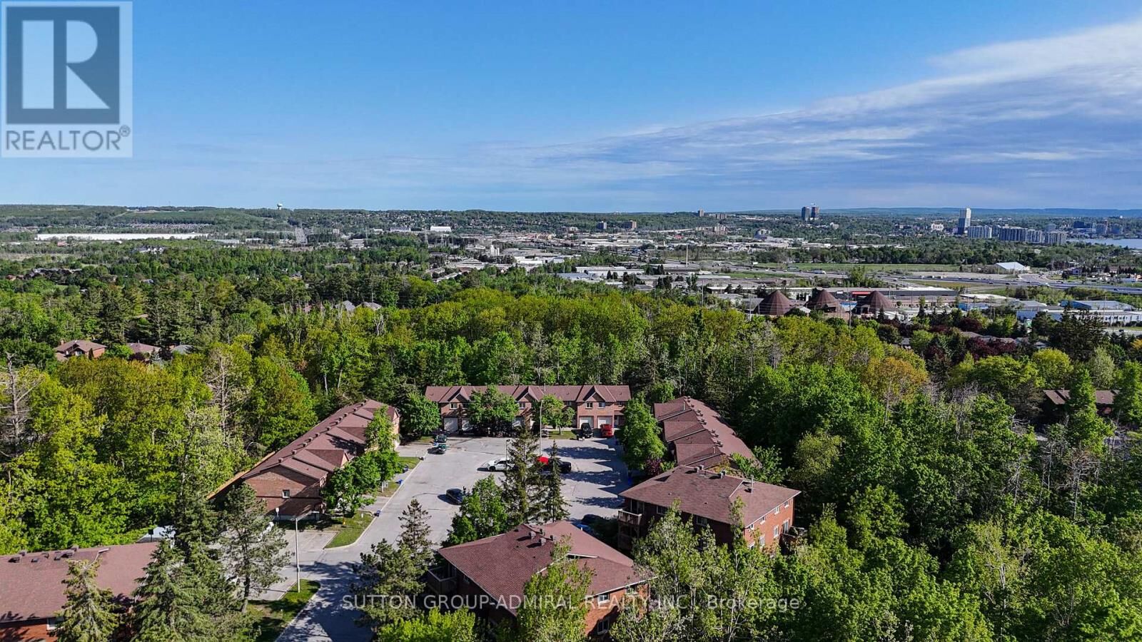 Property Photo:  16 Evergreen Court 59  ON L4N 6W7 