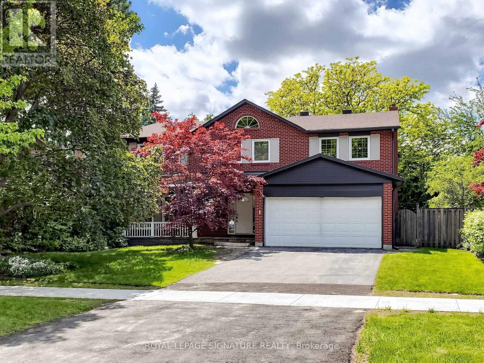 Property Photo:  164 Banbury Road  ON M3B 2L8 