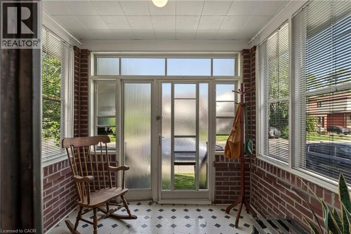 Photo de la propriété:  48 Longwood Road North  ON L8S 3V4 