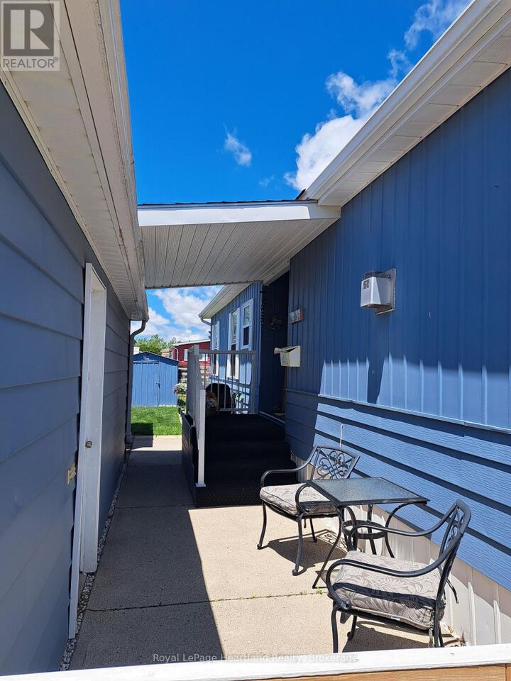 Property Photo:  27 Stewart Street  ON N7G 1A1 