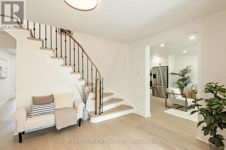 Property Photo:  679 Village Parkway  ON L3R 2Y4 