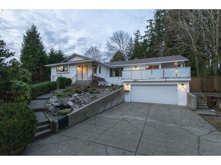 13811 17 Avenue — photo 1