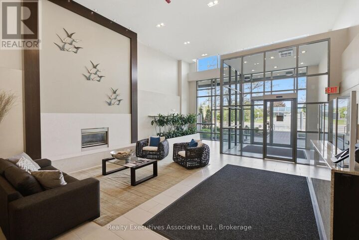 Property Photo:  1600 Charles Street 911  ON L1N 0G4 