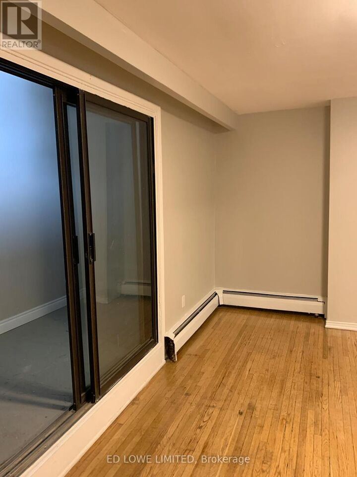 Property Photo: 300 Holland Street West 2 ON L3Z 1J2